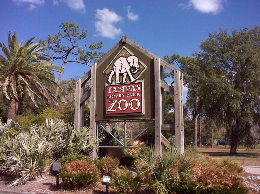 The Good Vibes Only Cottage Tampa Exterior photo