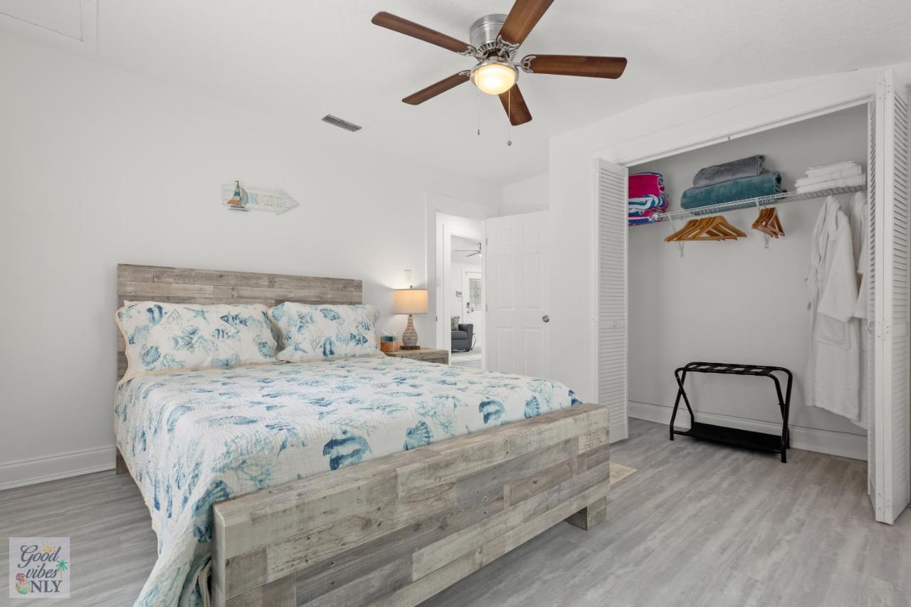 The Good Vibes Only Cottage Tampa Exterior photo