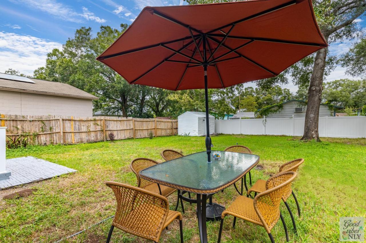 The Good Vibes Only Cottage Tampa Exterior photo